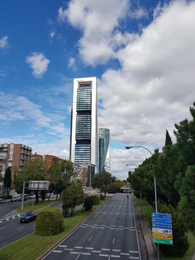 Ferienwohnung Bonito Apto Cinco Torres Plaza Castilla Madrid Exterior foto